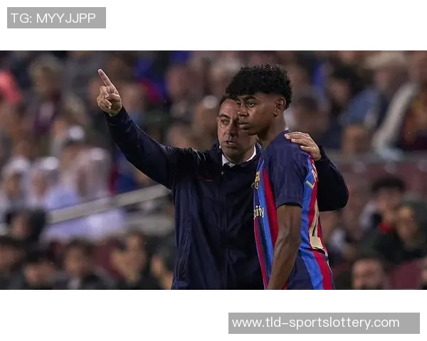 即将复出！巴萨社媒晒亚马尔训练照：拉明就是魔法💫