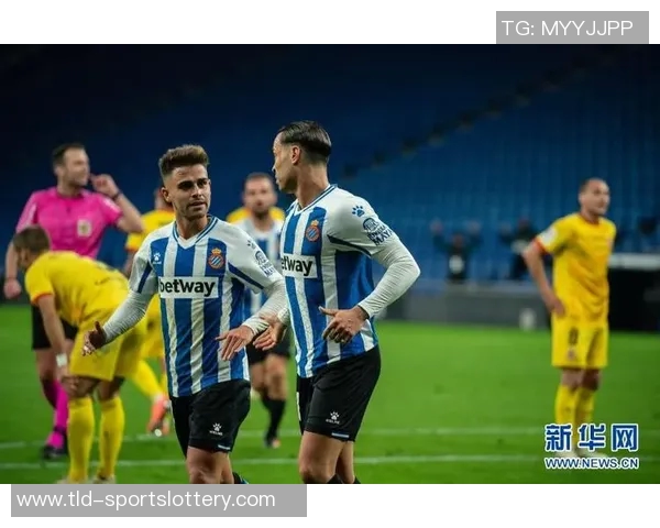 回应赫罗纳球迷,维尼修斯对着看台喊道“去西乙吧!”——一个关于热情、品牌与未来足球的故事 回应赫罗纳球迷,维尼修斯对着看台喊道“去西乙吧!”——一个关于热情、品牌与未来足球的故事